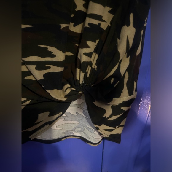 Woman T-Shirt - Picture 2 of 4